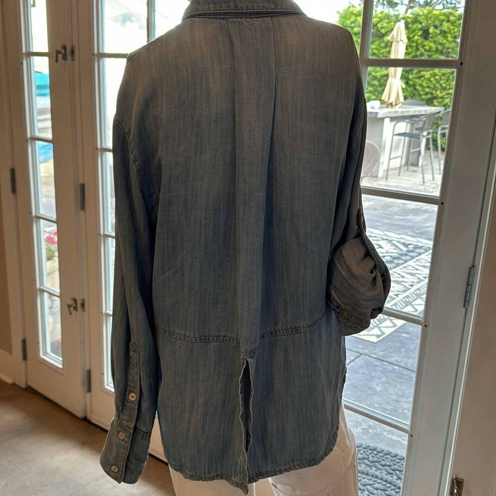 Bella Dahl Split Back Button Down Chambray Shirt … - image 8